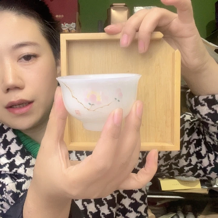 荷花手绘璞玉微瑕压手杯