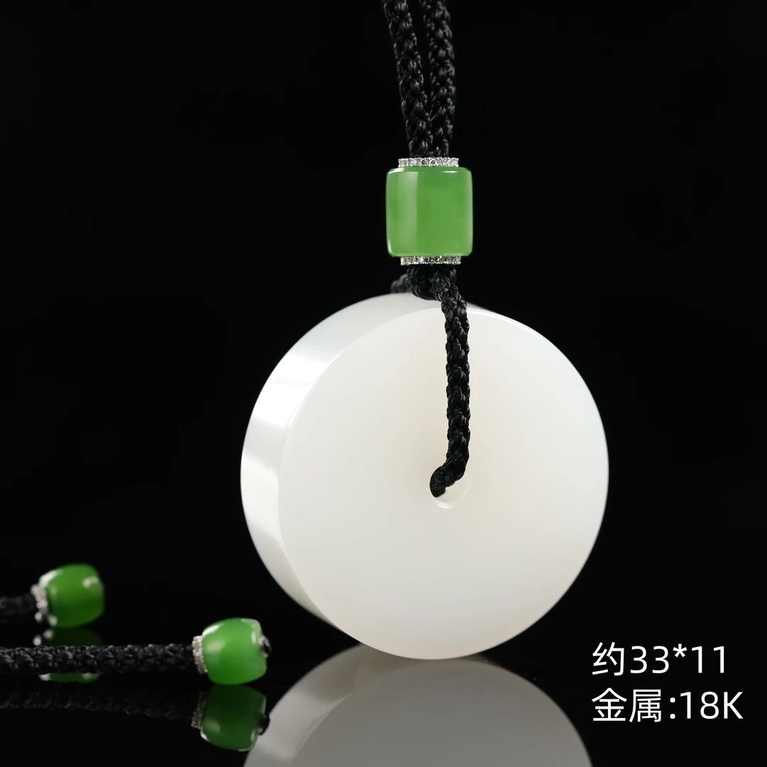 本真 |“故人”“编号7900”珍藏级和田玉顶俄白玉直切平安扣吊坠