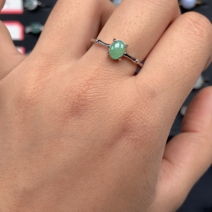 翡翠未镶嵌戒指戒指