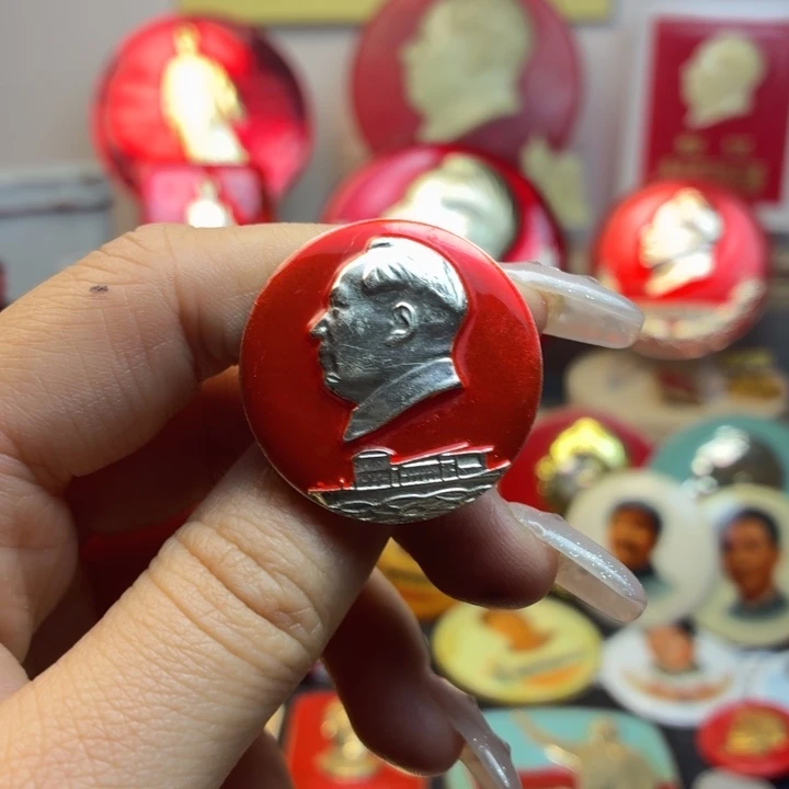 黑***哥爷爷像章一枚品相如图