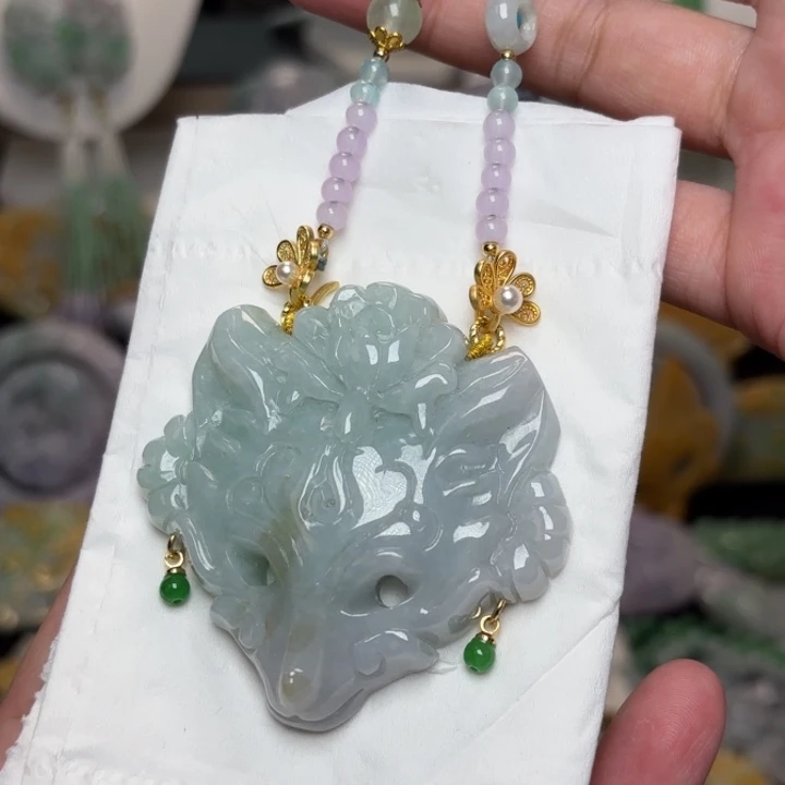 翡翠未镶嵌颈饰吊坠