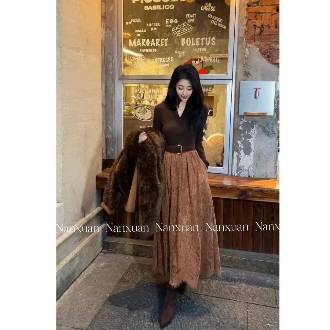 【南萱】【复古蕾丝裙】秋冬高腰拼接设计科V领连衣裙5DLYZ10696