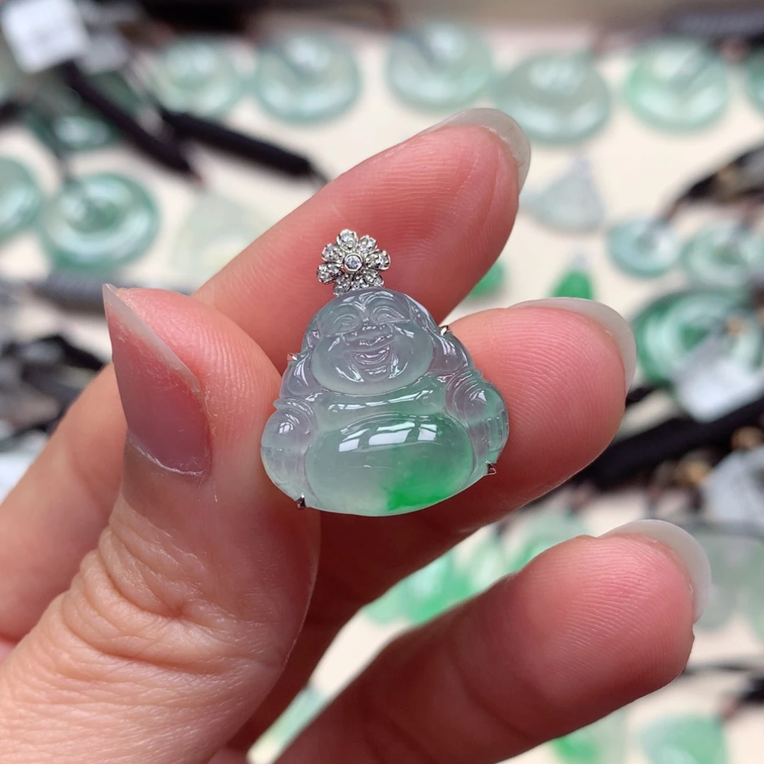 翡翠18K金镶嵌颈饰佛公