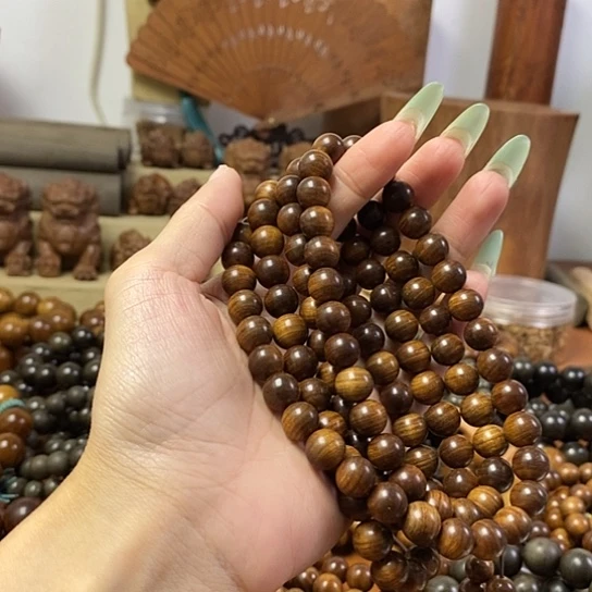 老山檀香黑肉沉水1.0/108颗