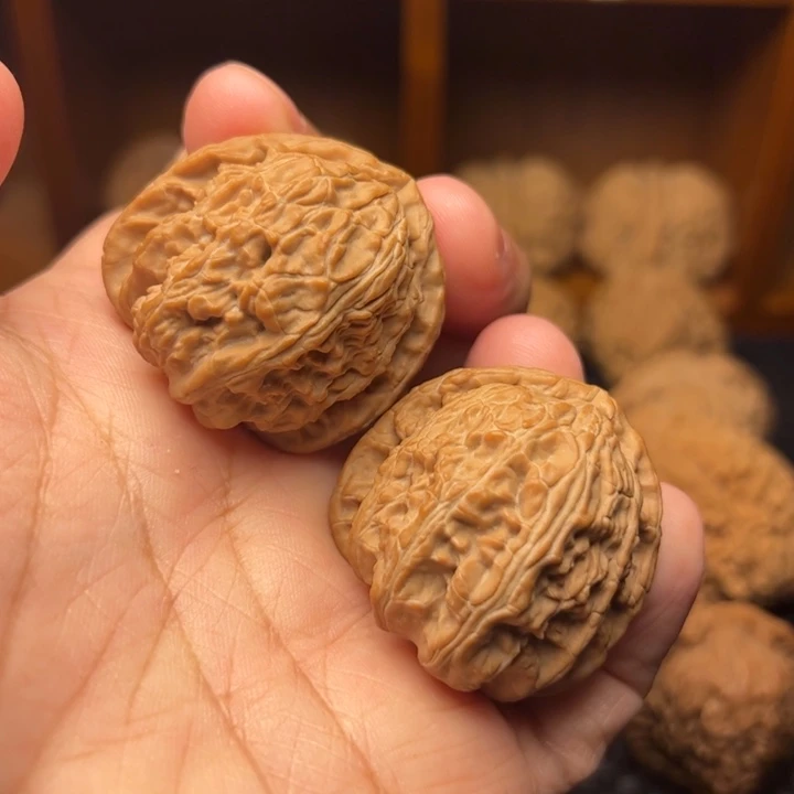 桃核把件丑歪三角白不退不换