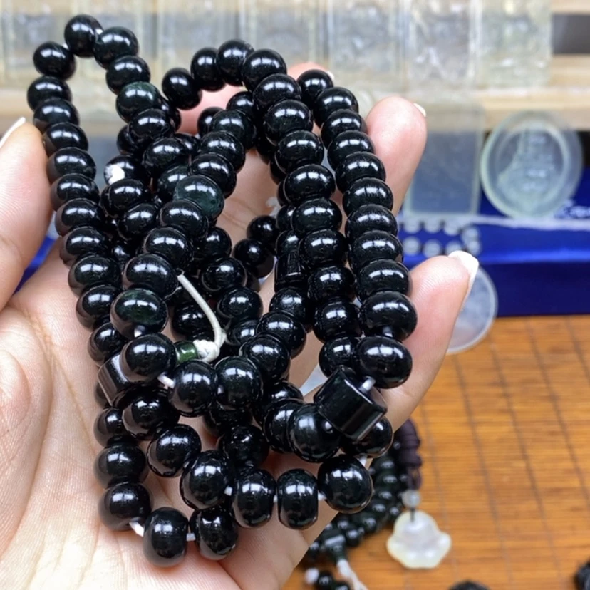 【闪购商品】蛇纹石玉未镶嵌颈饰她****的