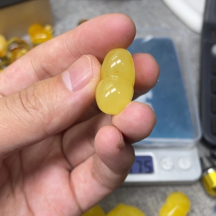 药***药琥珀未镶嵌珠宝奇石