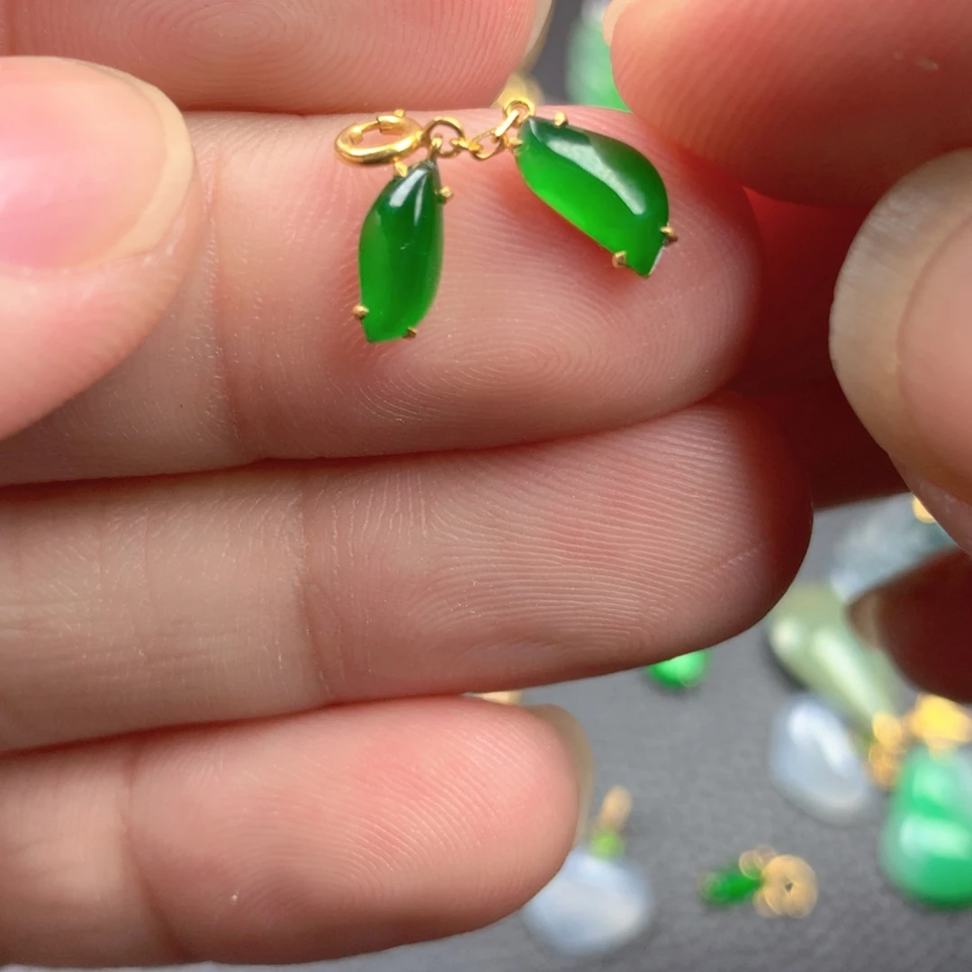【闪购商品】颈饰18K金镶嵌翡翠翡翠