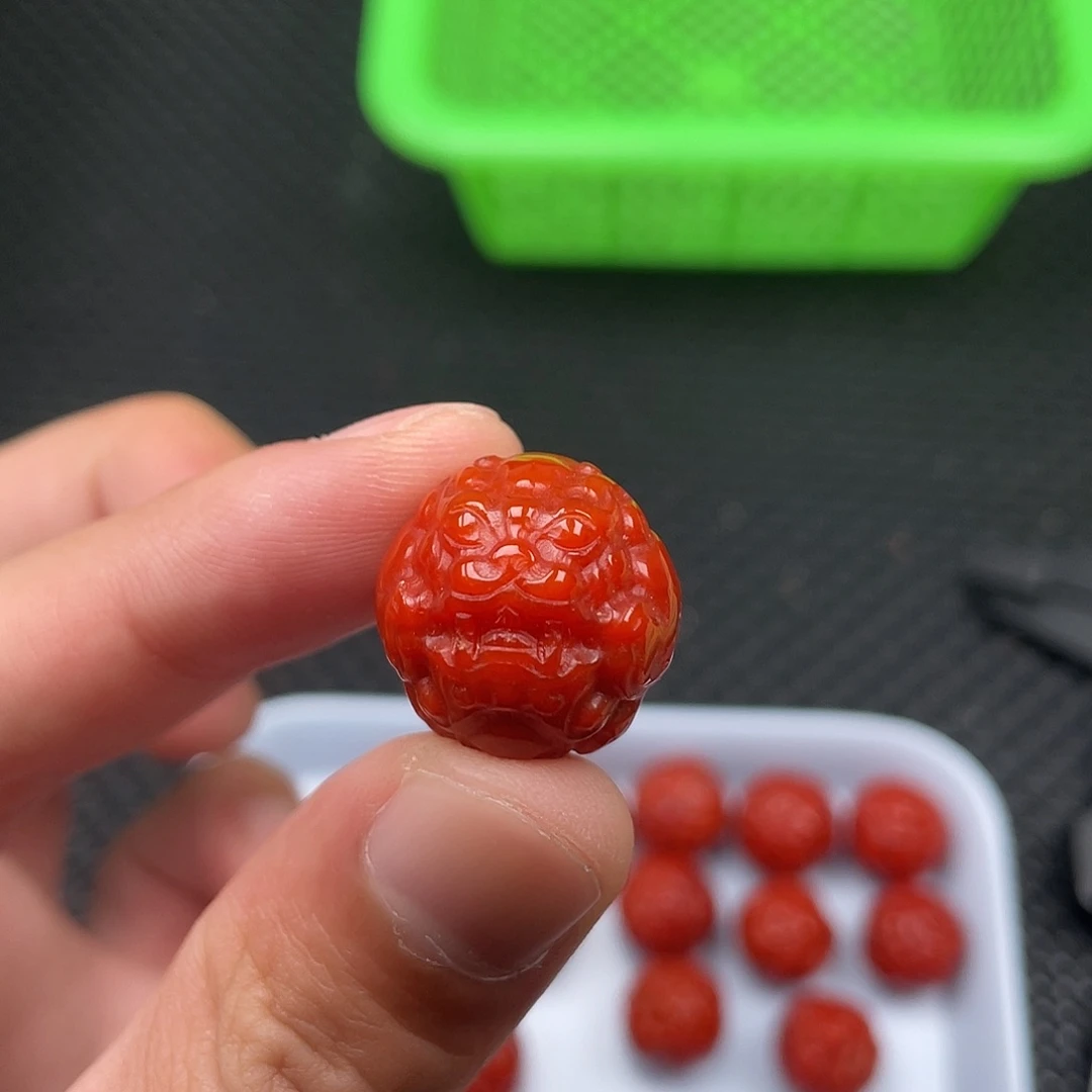 南红玛瑙未镶嵌18mm柿子红圆珠貔貅一颗