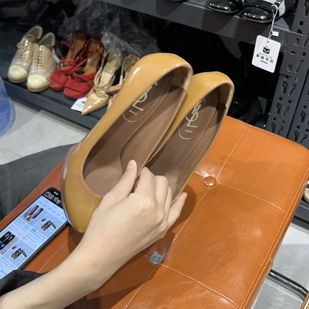 99新 YSL/圣罗兰 黄色漆皮高跟鞋   35.5码  跟高10