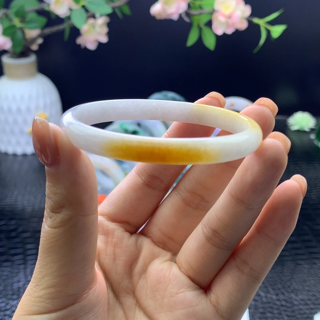 定制翡翠未镶嵌手镯