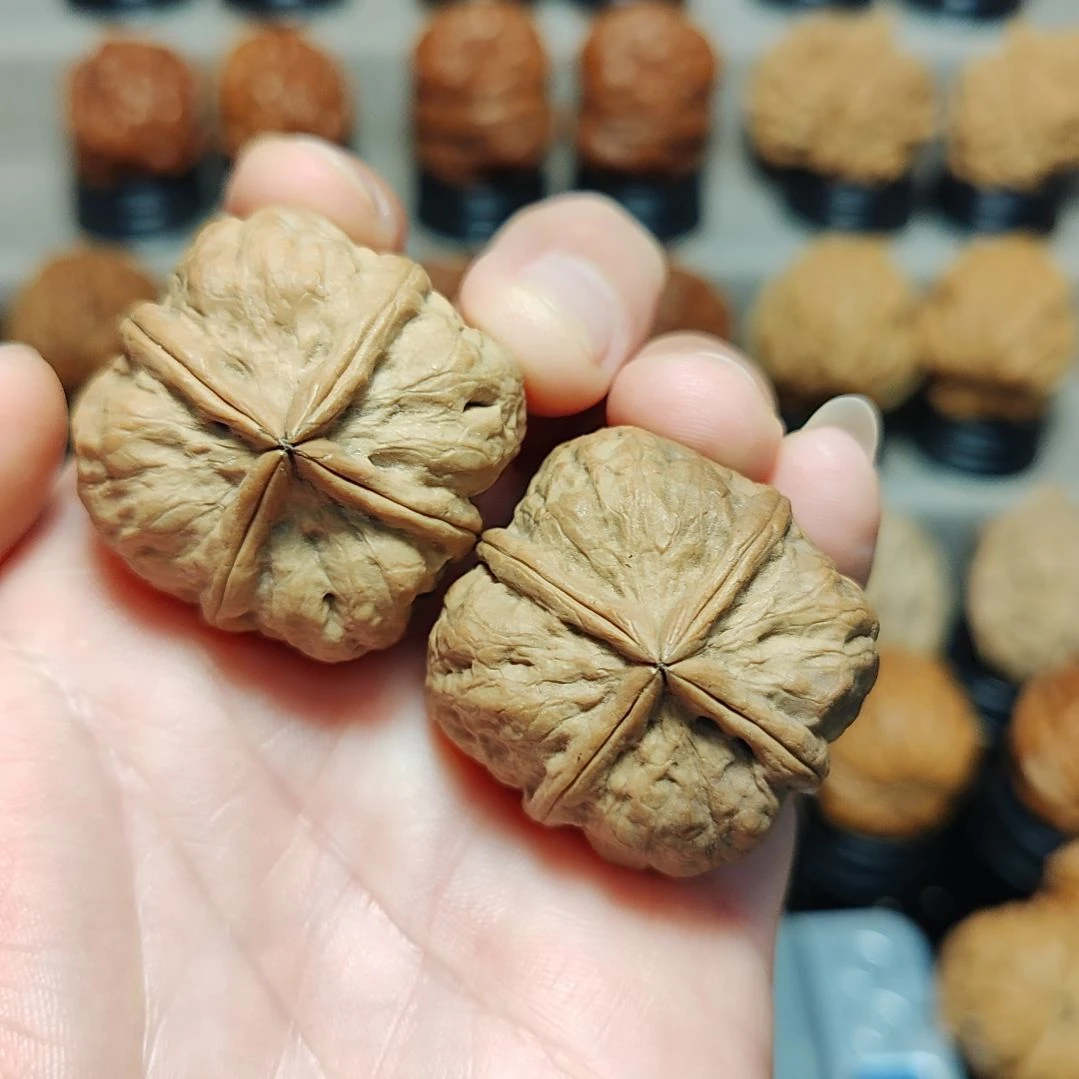 文玩核桃吊坠树*静云铁四棱36尺