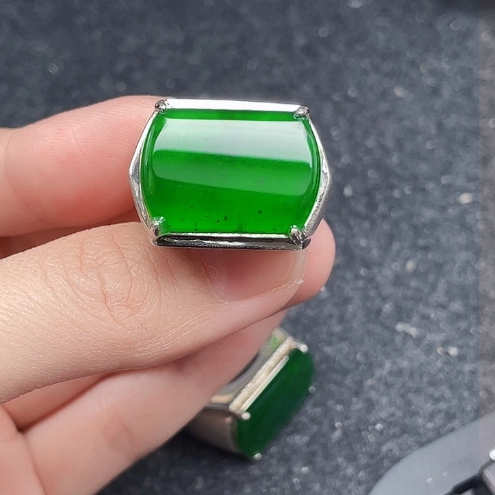 翡翠戒指银S925镶嵌天然a货翡翠没运费险2536