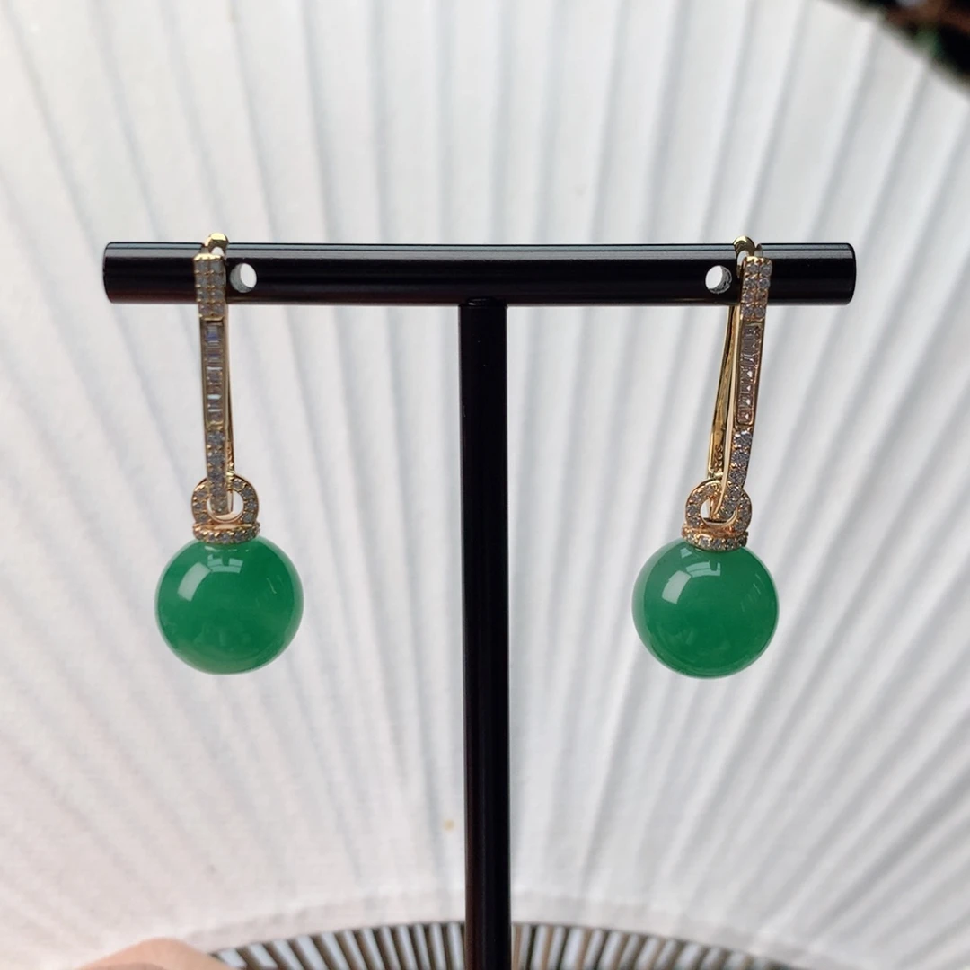 唐***荣石英质玉（非洲翠）银S925镀金镶嵌冰飘花耳饰