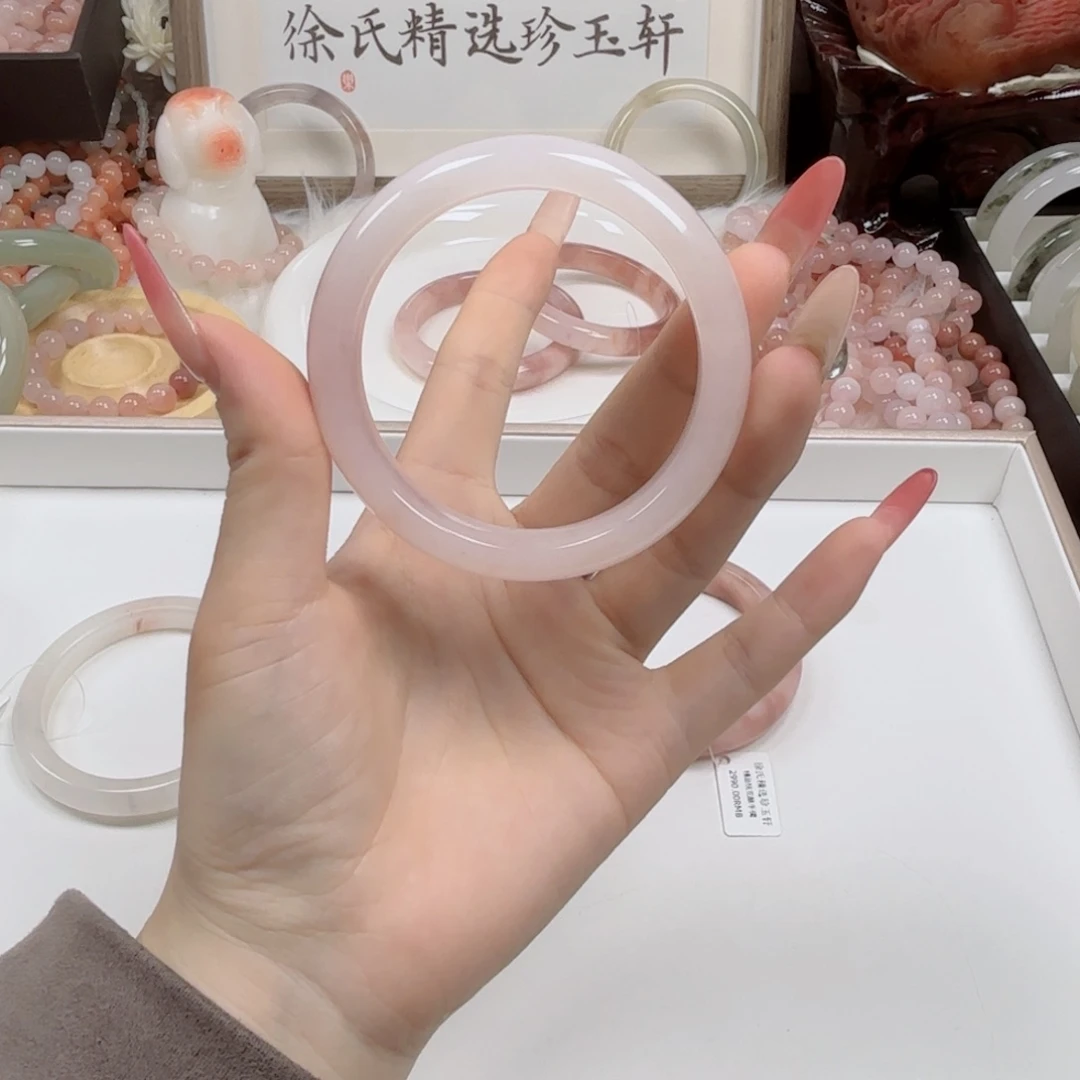 媛***！未镶嵌手镯石英质玉