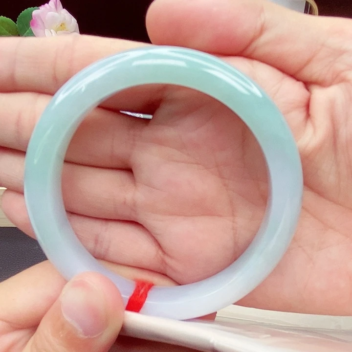 翡翠手镯未镶嵌58圈口