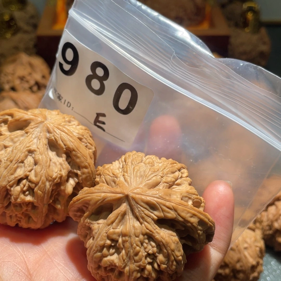 用***7文玩核桃把件大粗筋