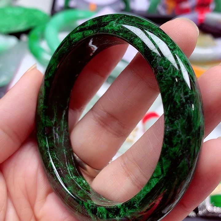 翡翠未镶嵌手镯翡翠