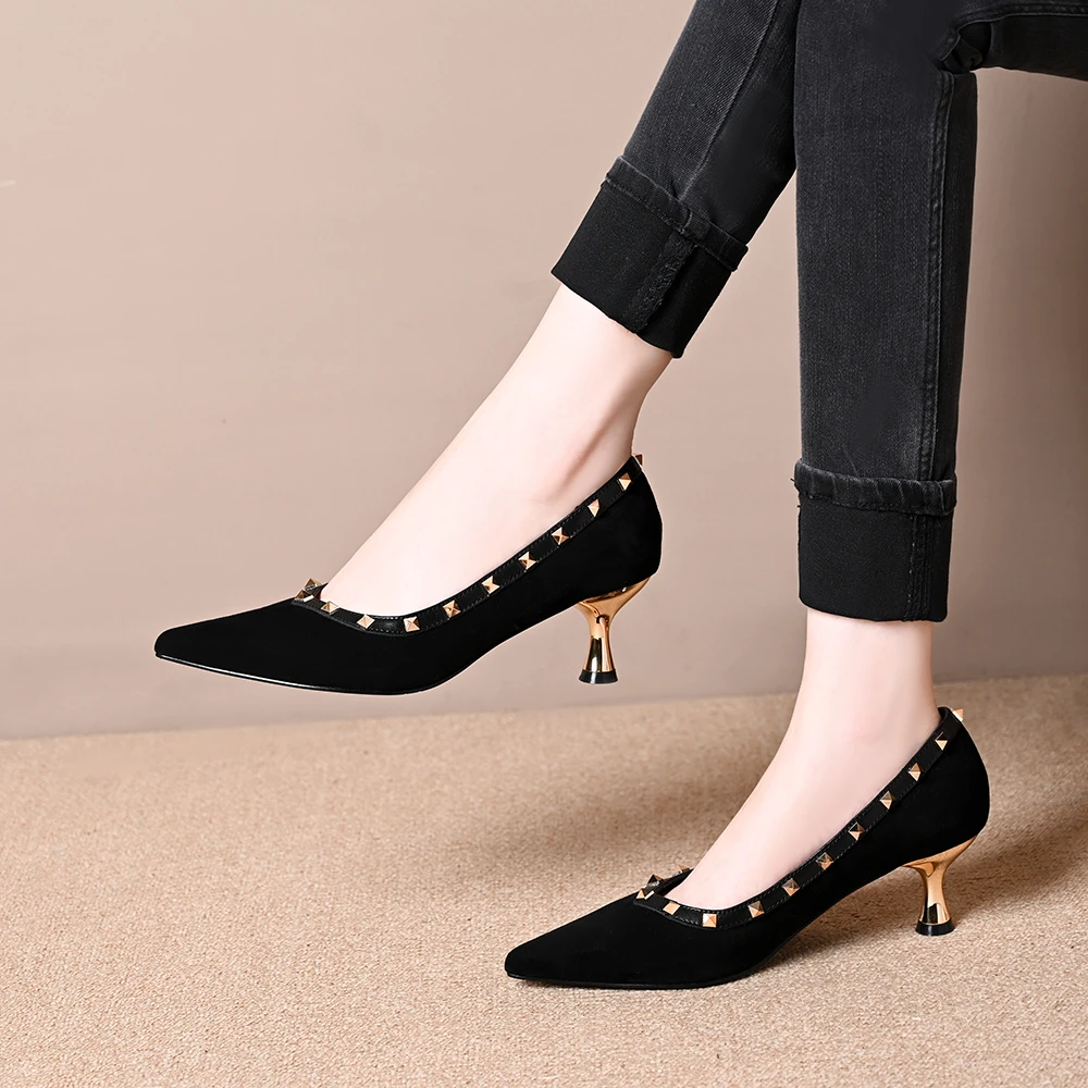 真皮羊皮2025春秋新款铆钉浅口尖头细跟单鞋软底气质高跟舒适女鞋