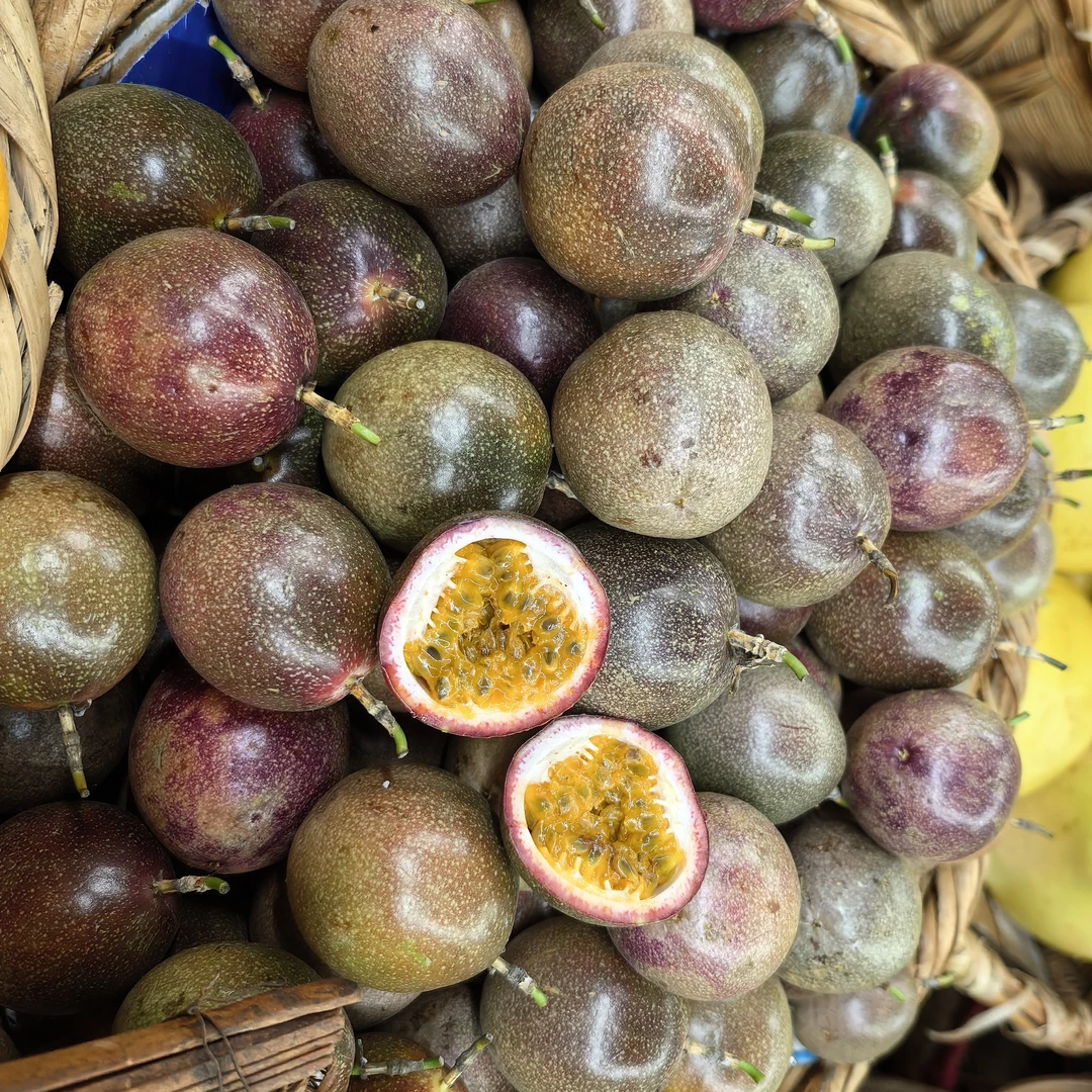 云南土产精挑大个紫皮百香果