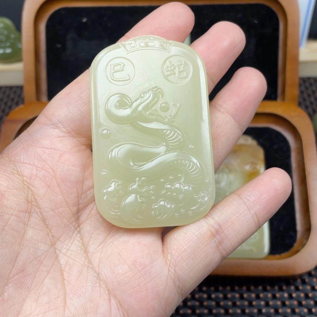 @****疆新疆昆仑山料