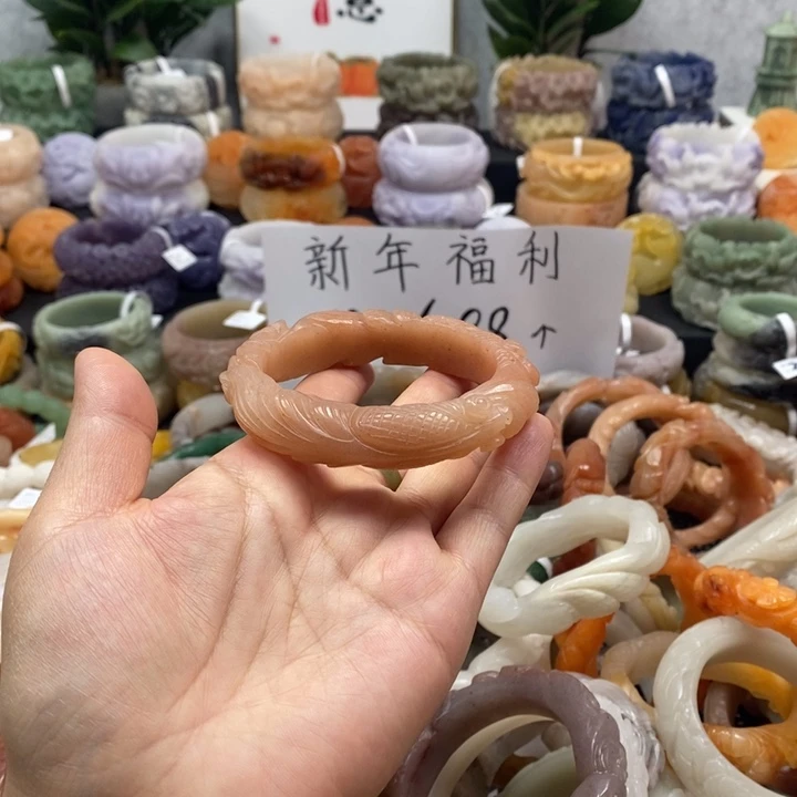 石英岩玉未镶嵌手镯