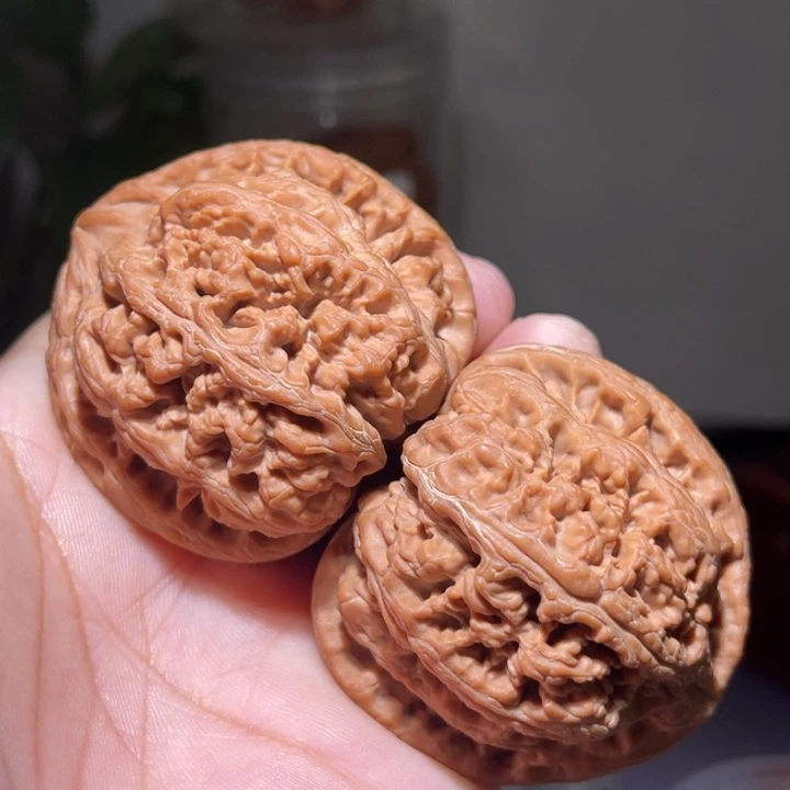 文玩核桃吊坠         47筋61克