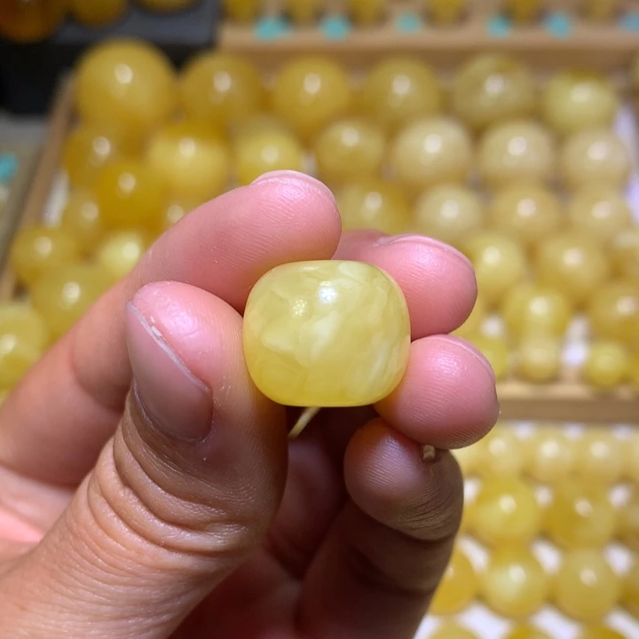 蜜蜡裸石未镶嵌靓*?天然俄料黄白花蜜蜡微瑕老型16.1