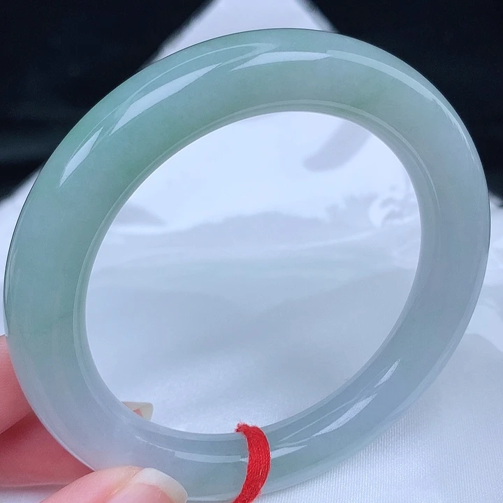 未镶嵌手镯（圆镯）翡翠天然