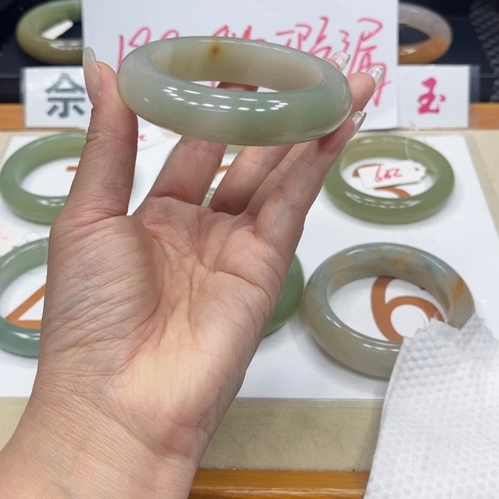 未镶嵌手镯石英质玉天***果