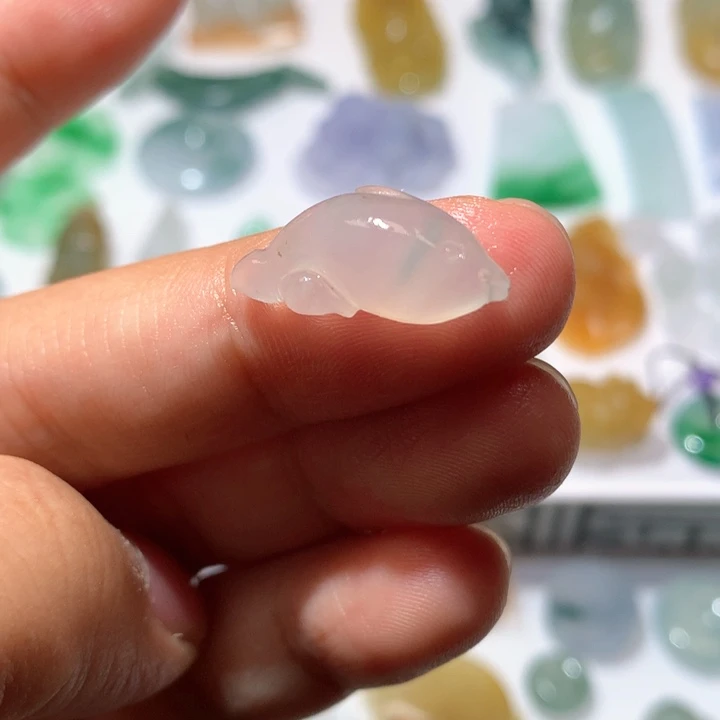 未镶嵌定制翡翠海豚