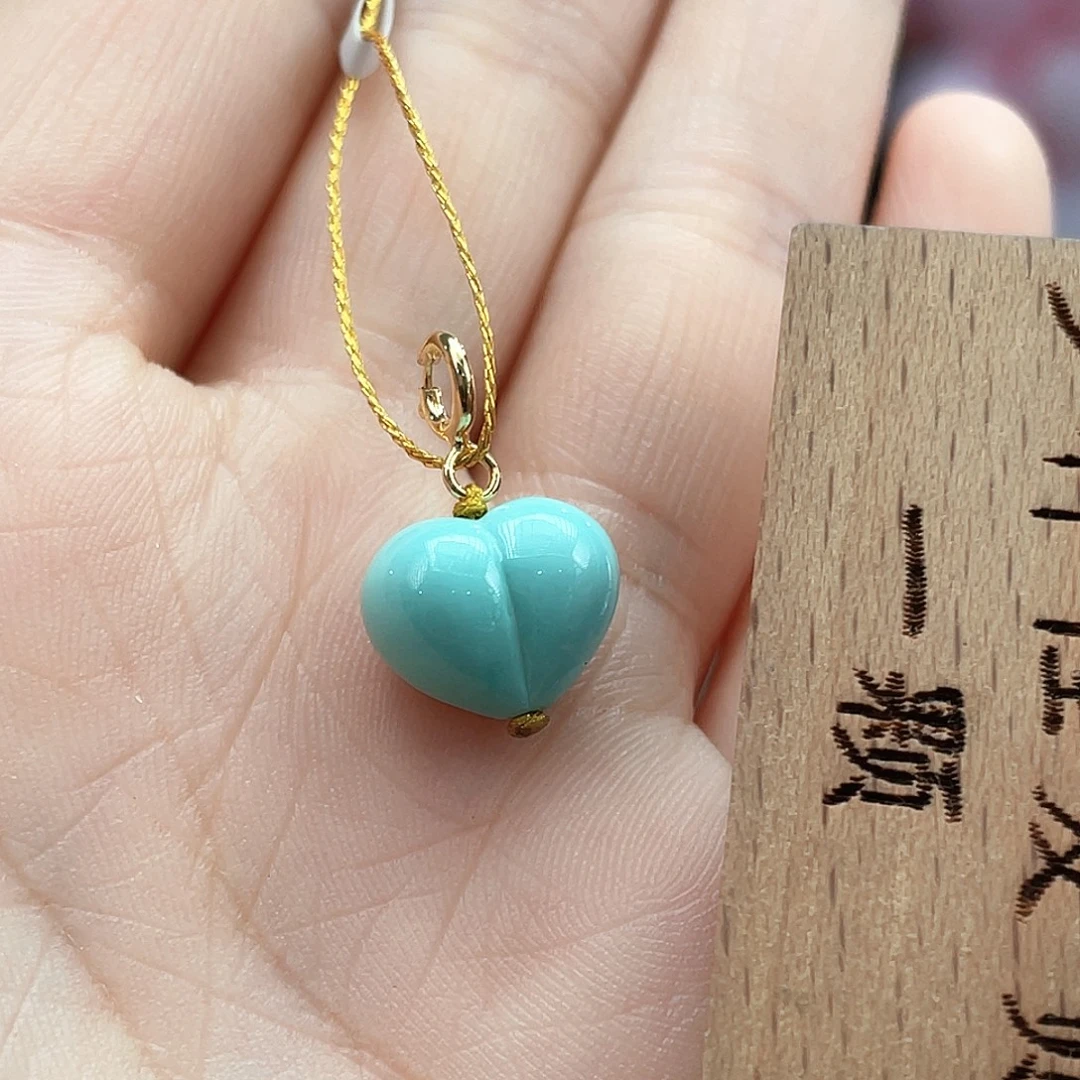 绿松石未镶嵌颈饰