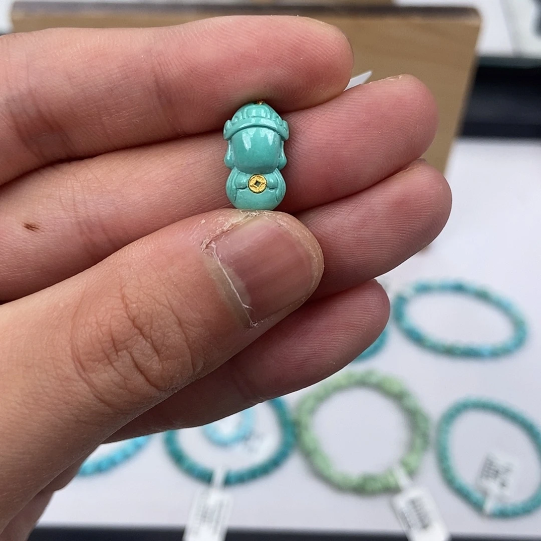 绿松石未镶嵌珠宝奇石