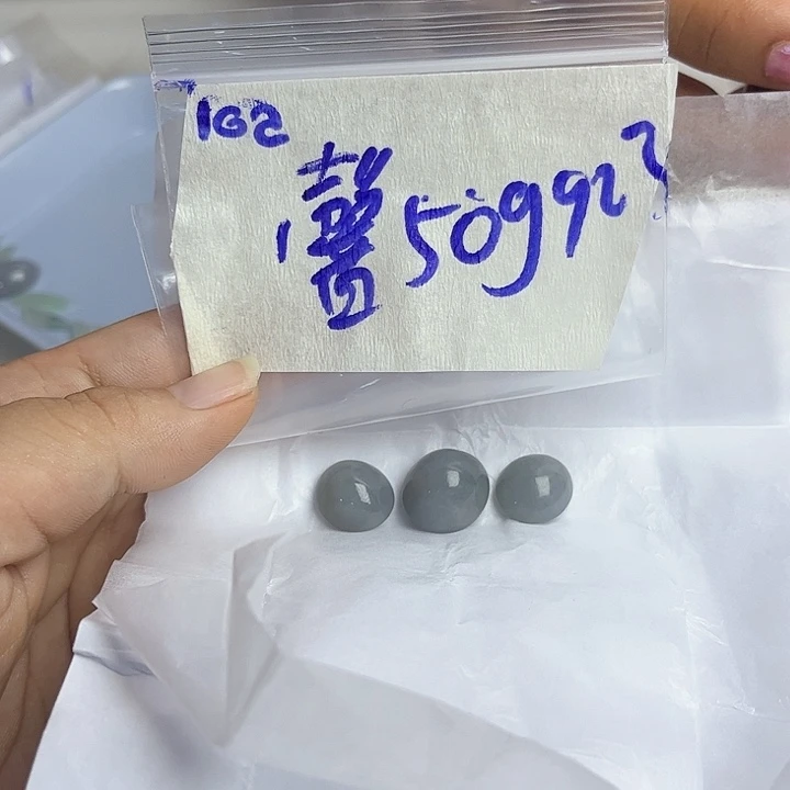 馨***儿未镶嵌定制翡翠不退