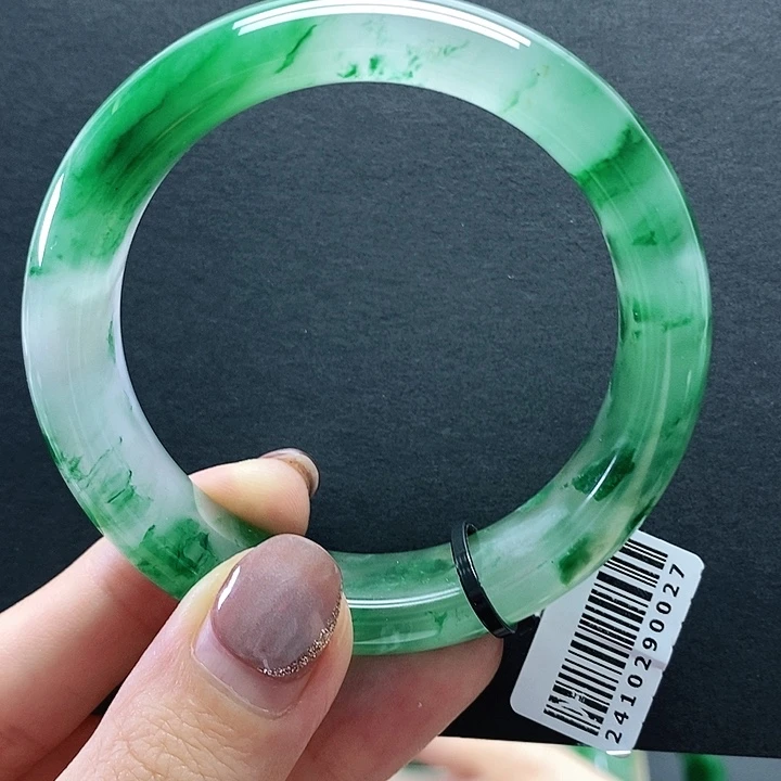 颜***可石英质玉手镯未镶嵌