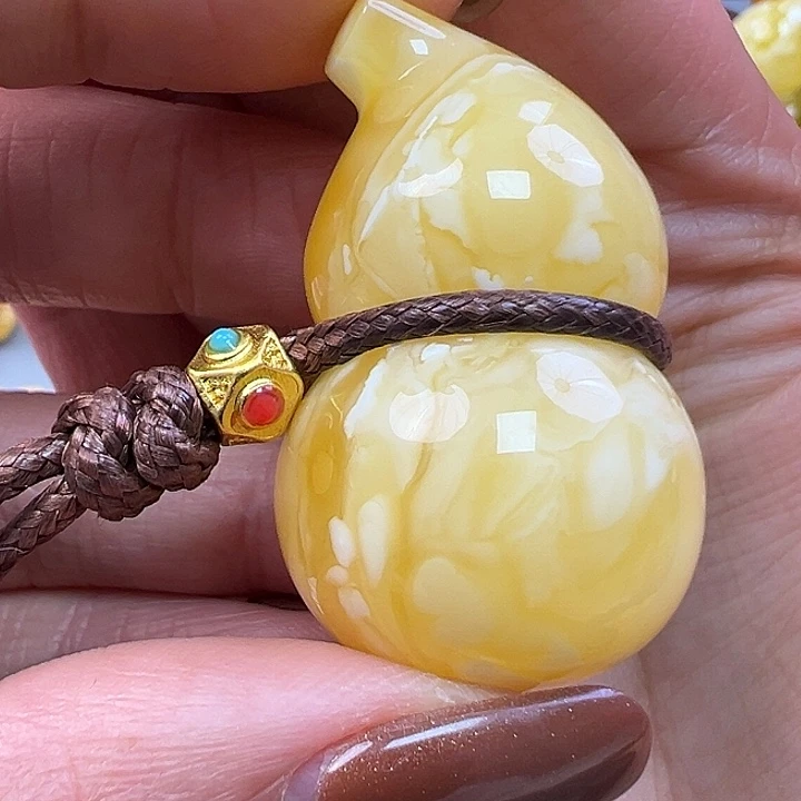 蜜蜡未镶嵌珠宝奇石