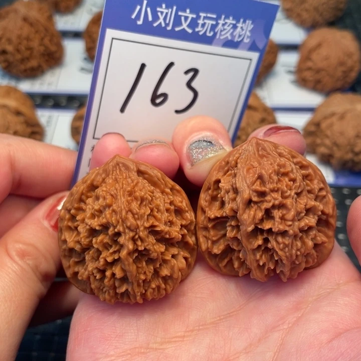 桃核把件35星星163。。。