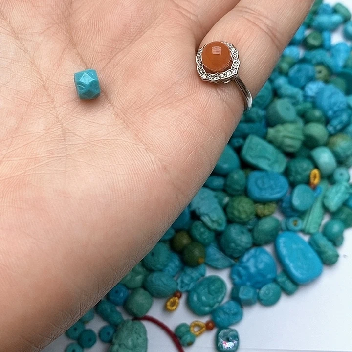 南红玛瑙未镶嵌珠宝奇石