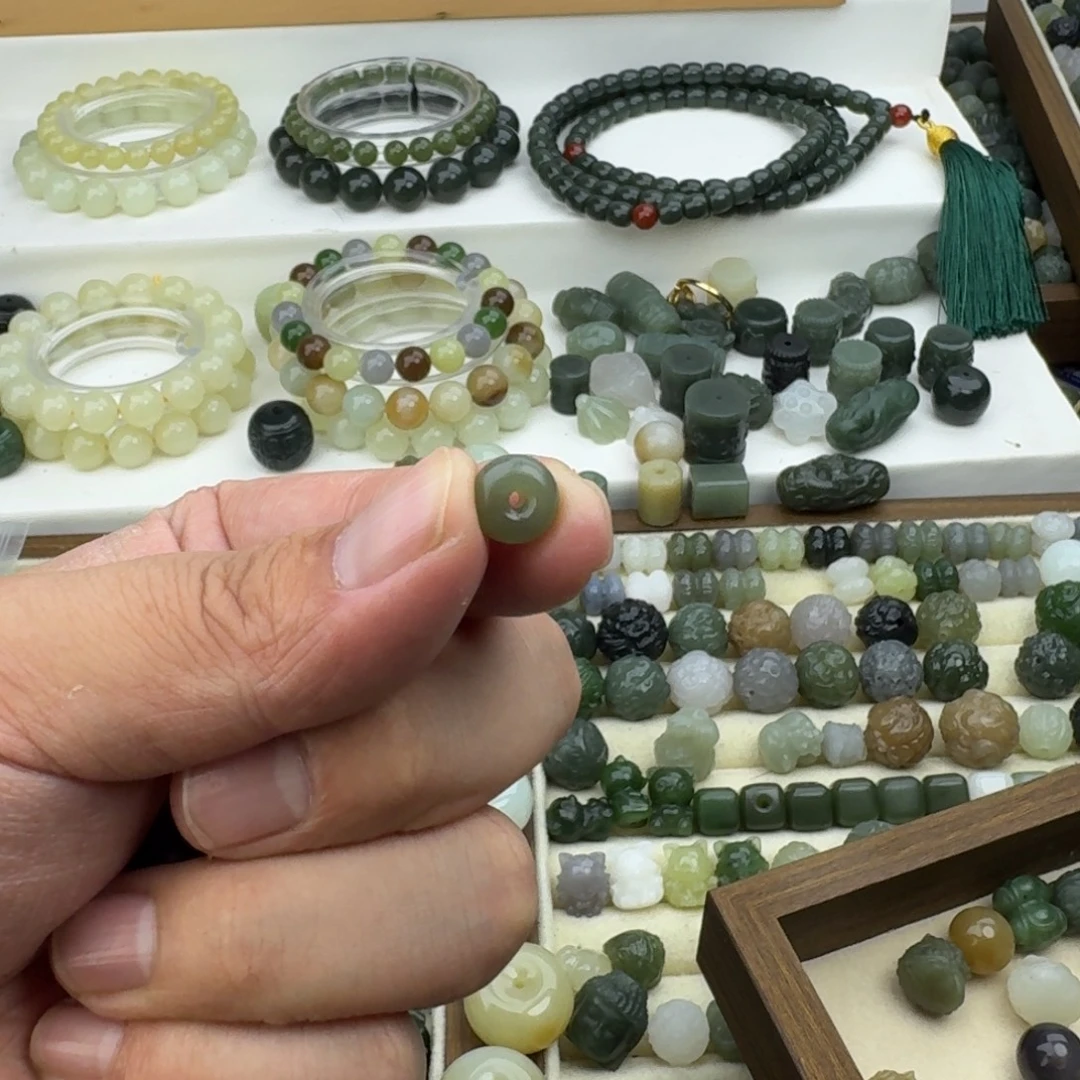 @***秋和田玉未镶嵌珠宝半成品