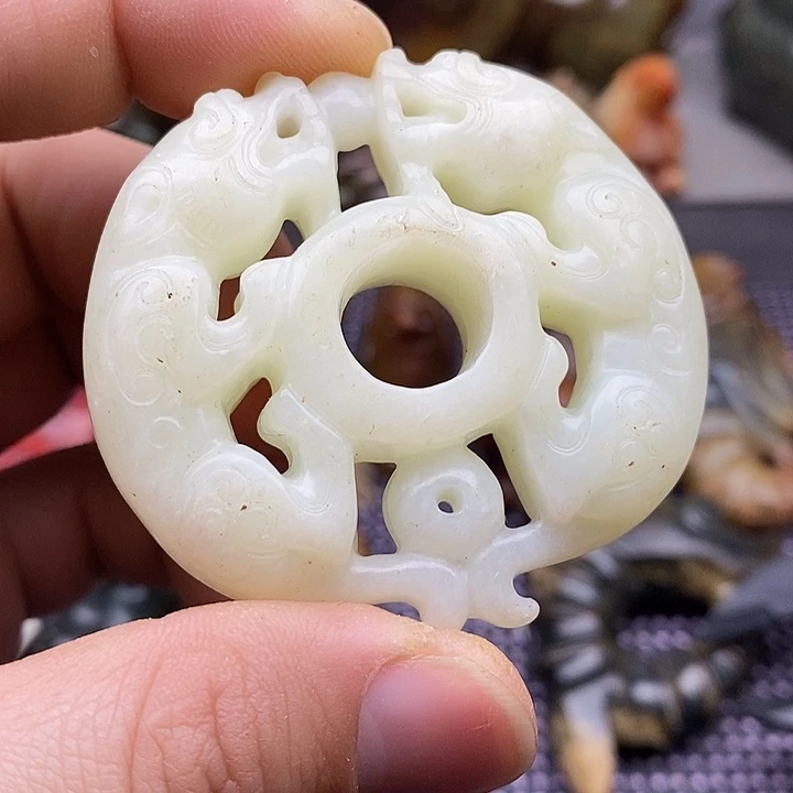 未镶嵌蛇纹石玉颈饰