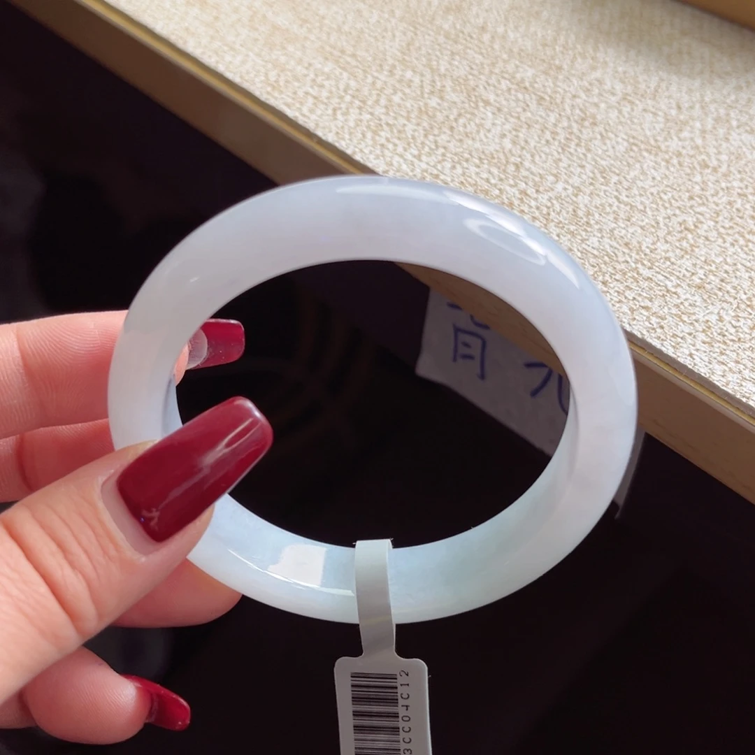 翡翠手镯未镶嵌手镯