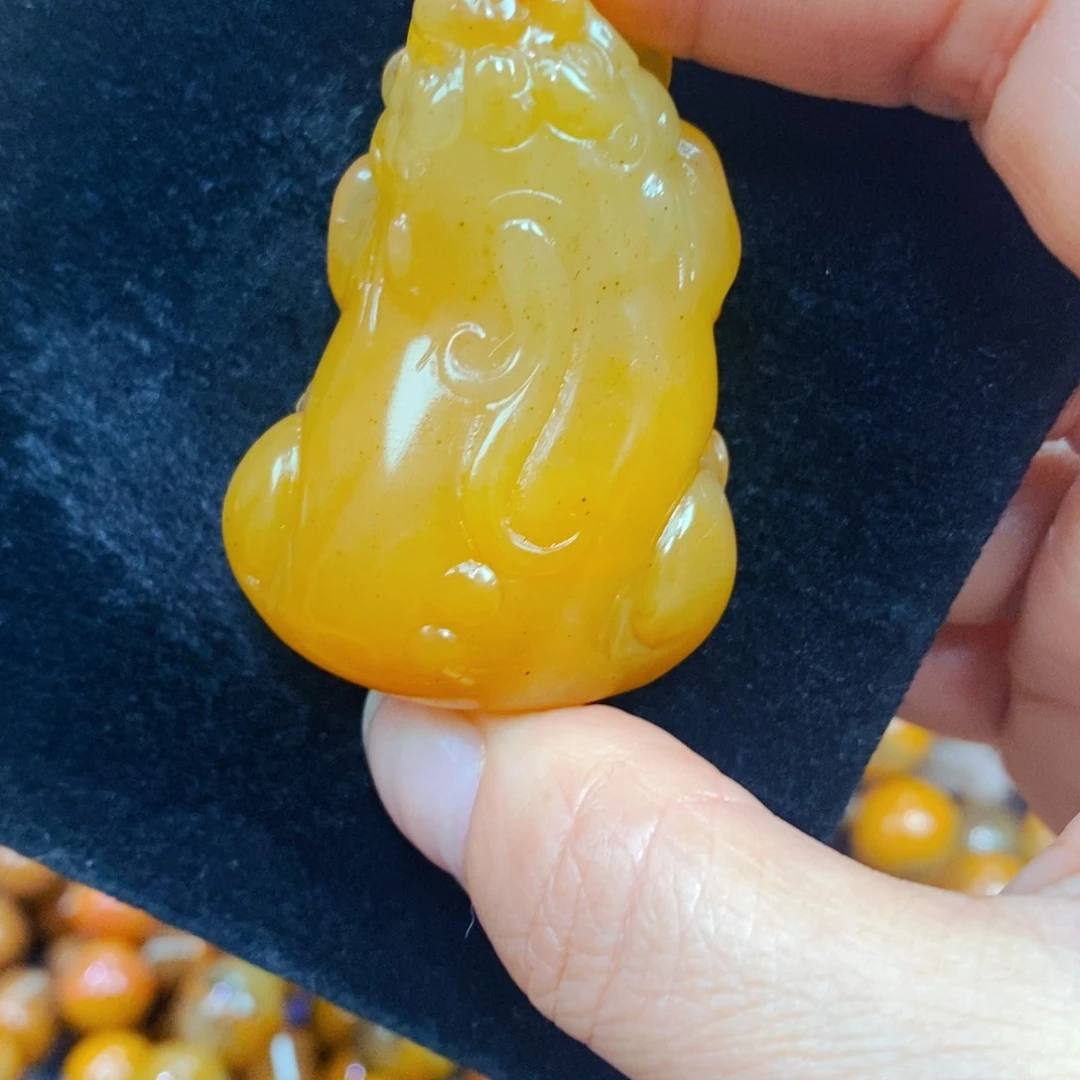 未镶嵌石英质玉（黄龙玉）吊坠(不含链)