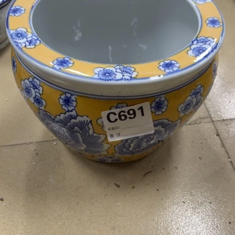 千***马瓷片瓷片瑕疵不退不换，介意不拍