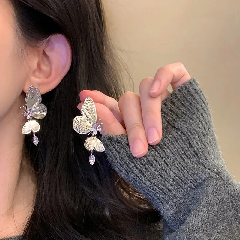 铜合金锆石耳饰 海边度假耳饰轻奢灵动立体蝴蝶锆石时尚耳环精致