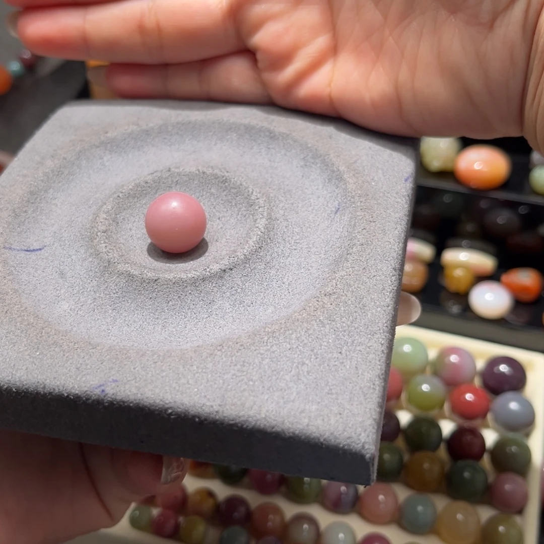 吉***鼠未镶嵌原矿盐源产地直发玛瑙/玉髓