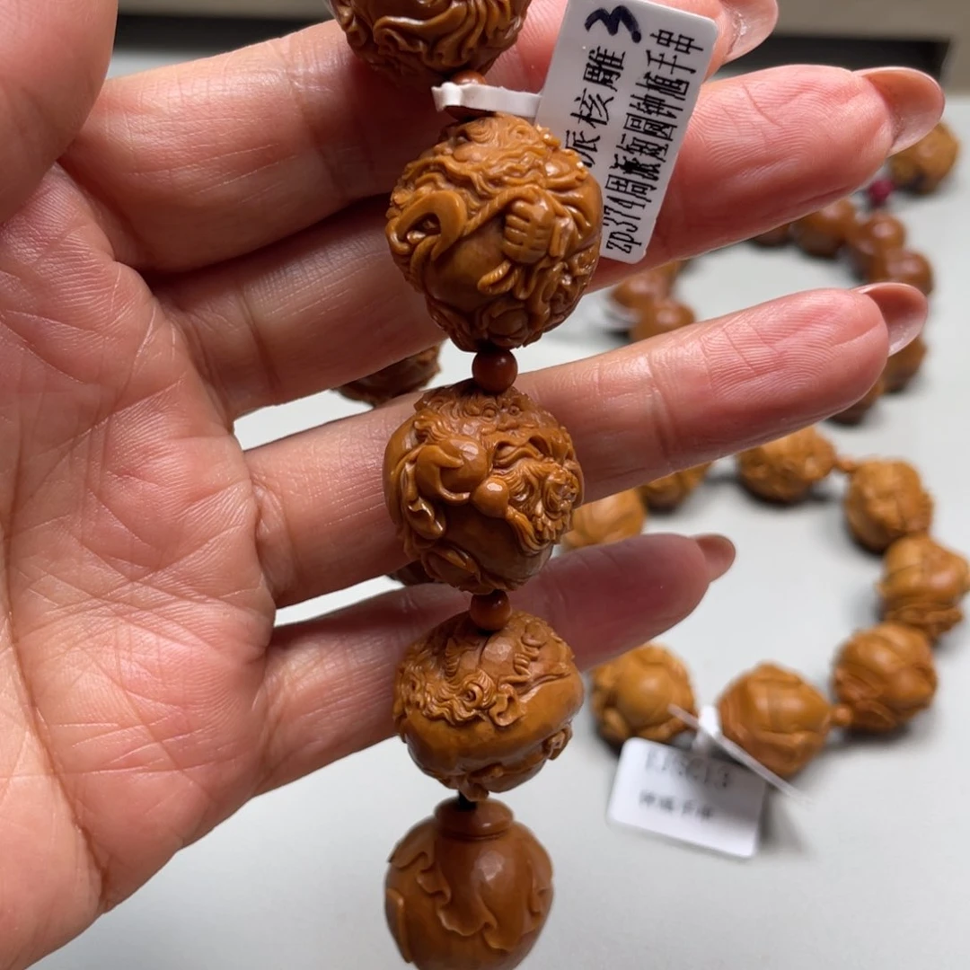 橄榄核吊坠橄榄核雕工艺