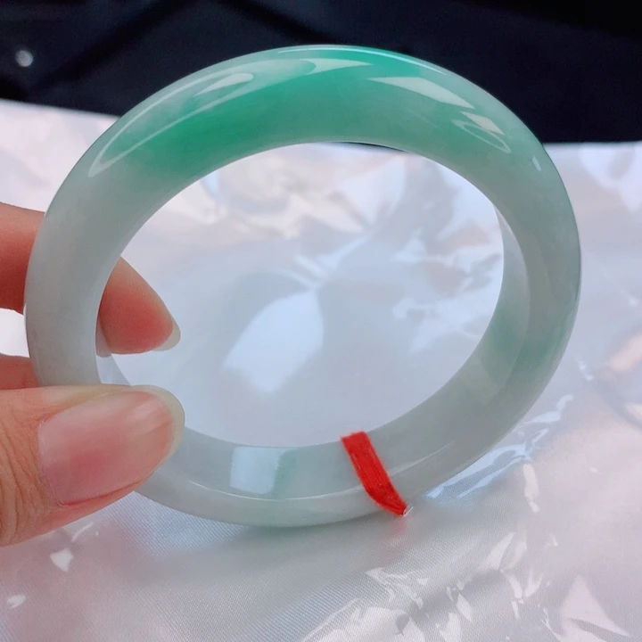 翡翠未镶嵌手镯56圈