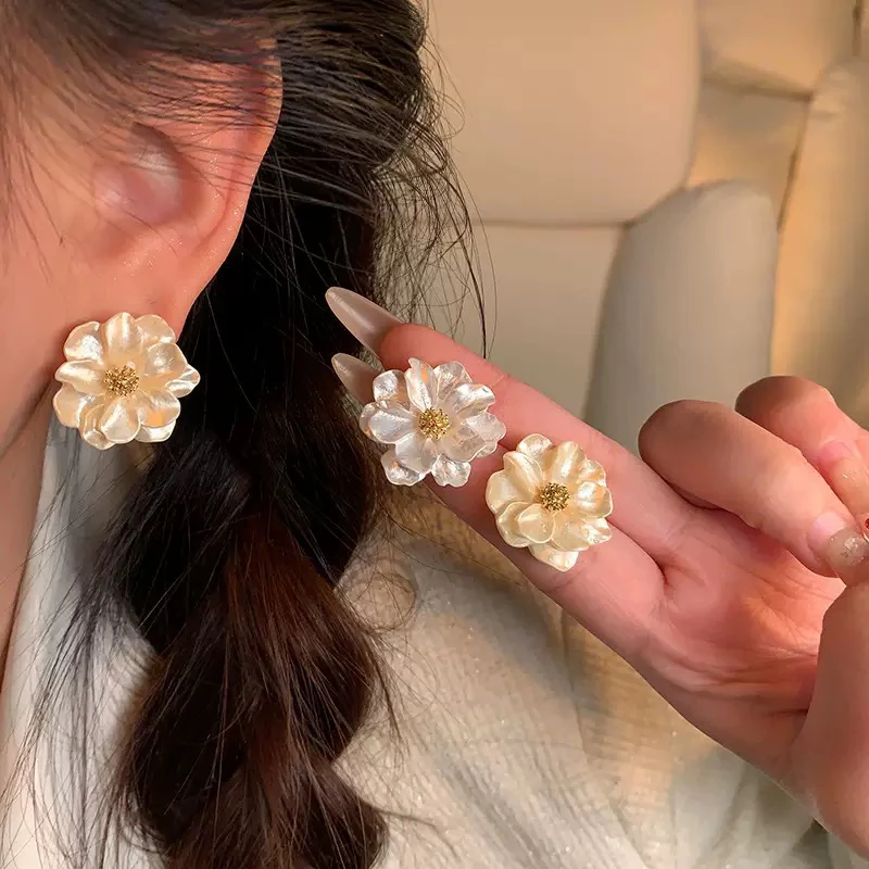 925银耳饰 甜美山茶花耳钉2025超火韩系轻奢高级感耳环高颜值耳饰