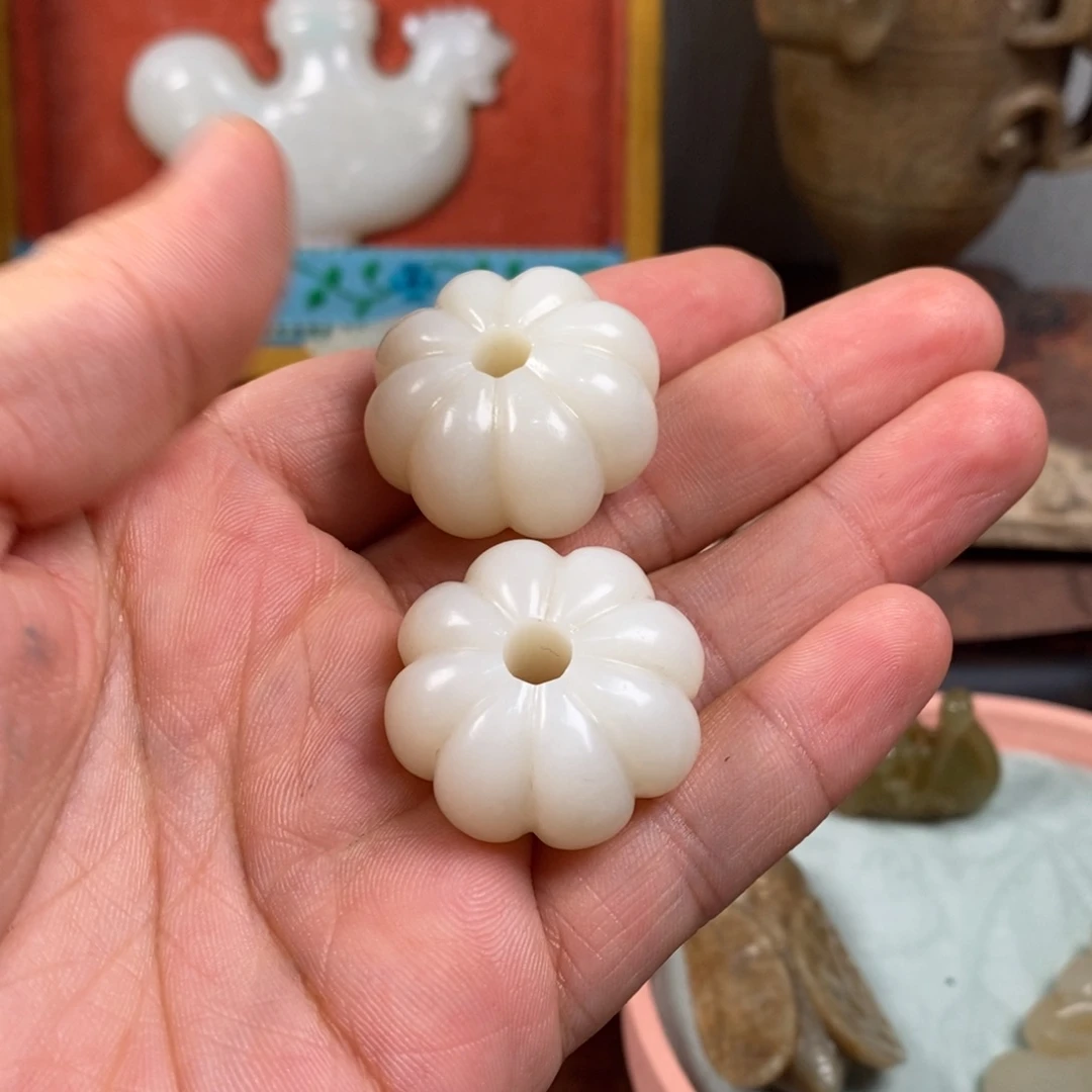 辉***7非常精美的脖挂件