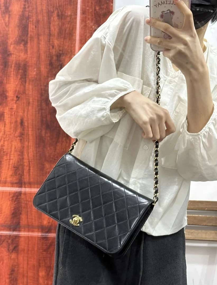 95新 Chanel/香奈儿 黑金书包扣woc信封包